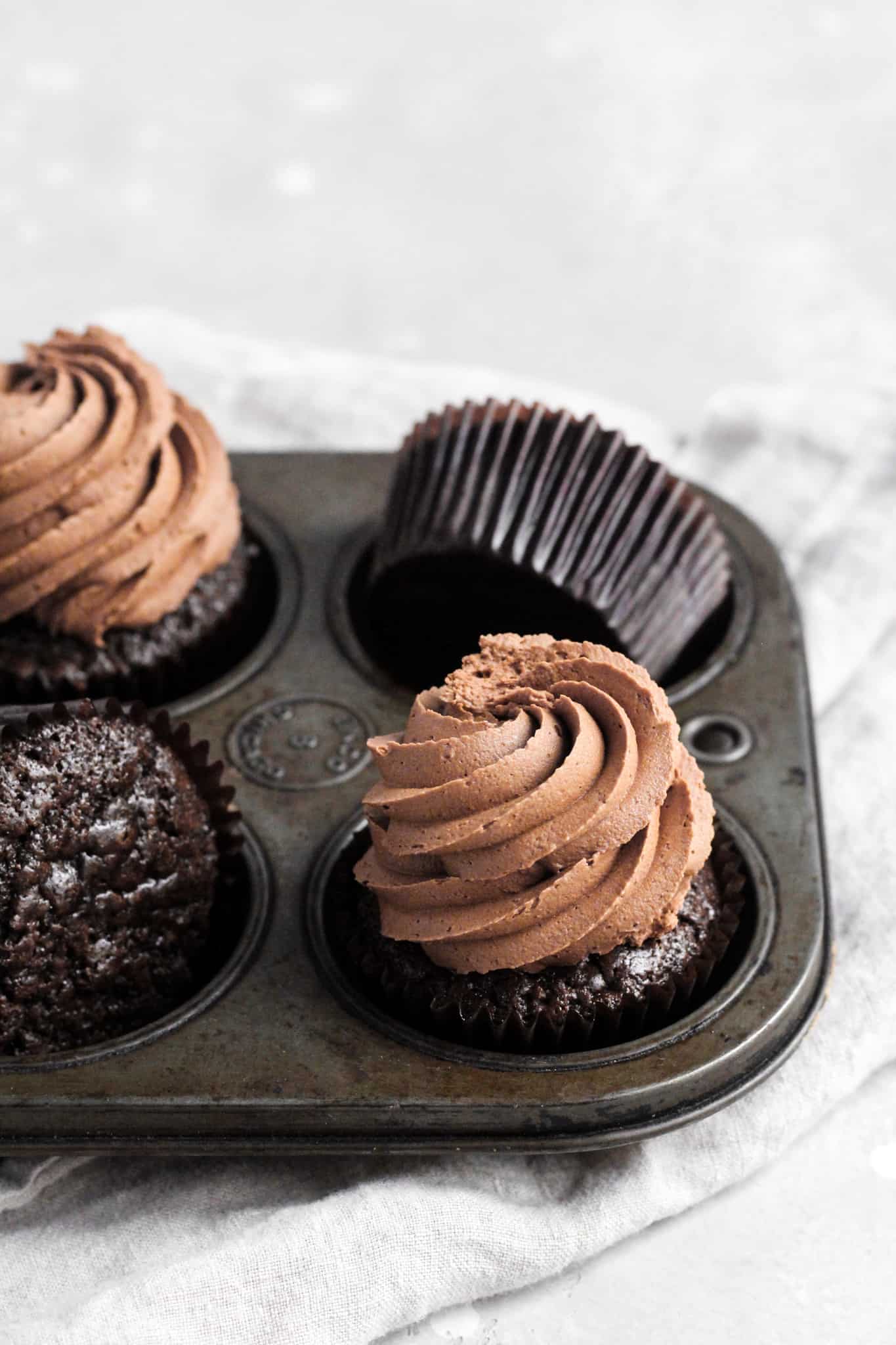 Chocolate Peanut Butter Cupcakes-1