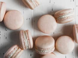 Vanilla-Macaron-2-260x195.jpg