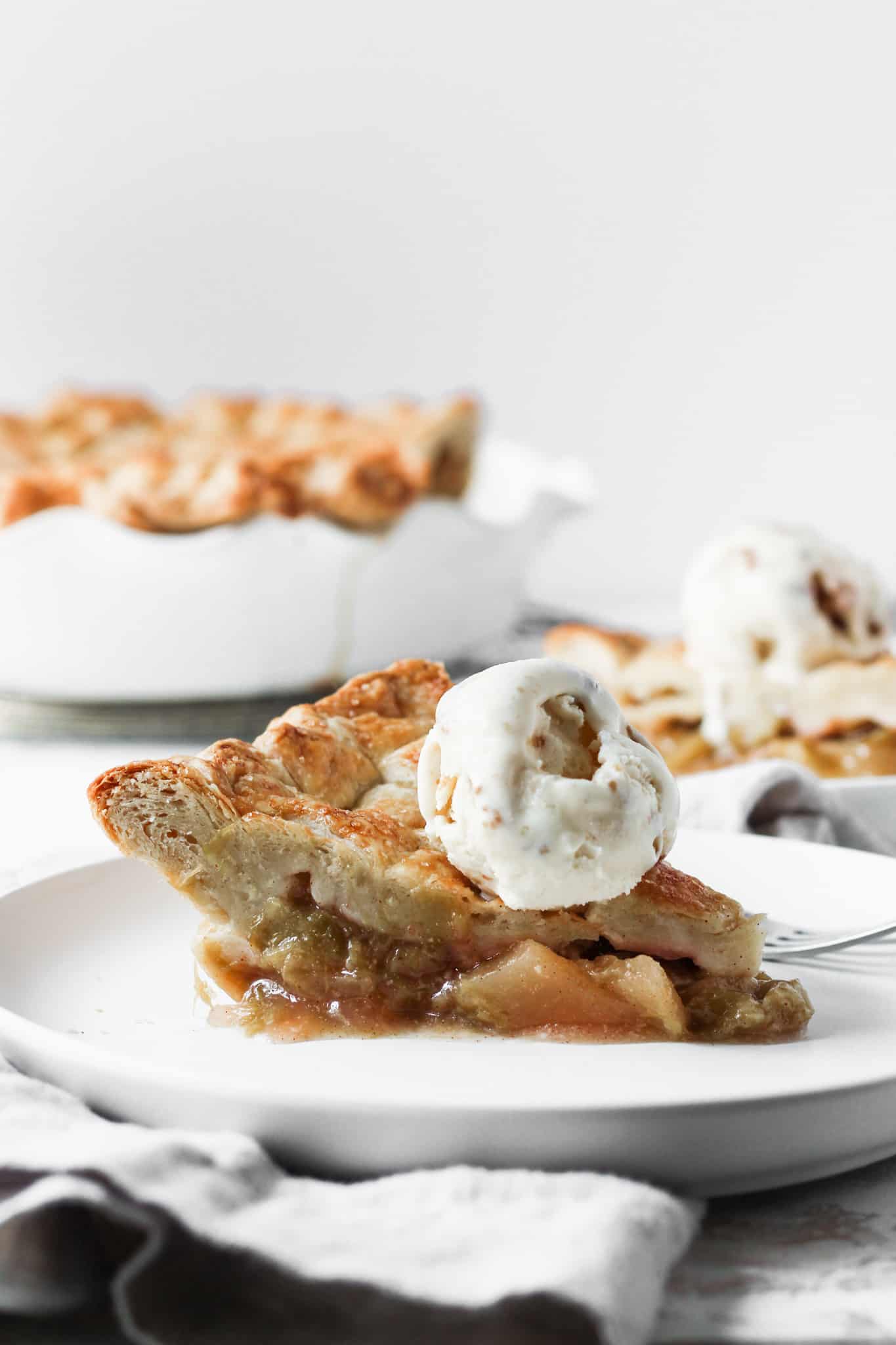 Rhubarb Apple Pie-2